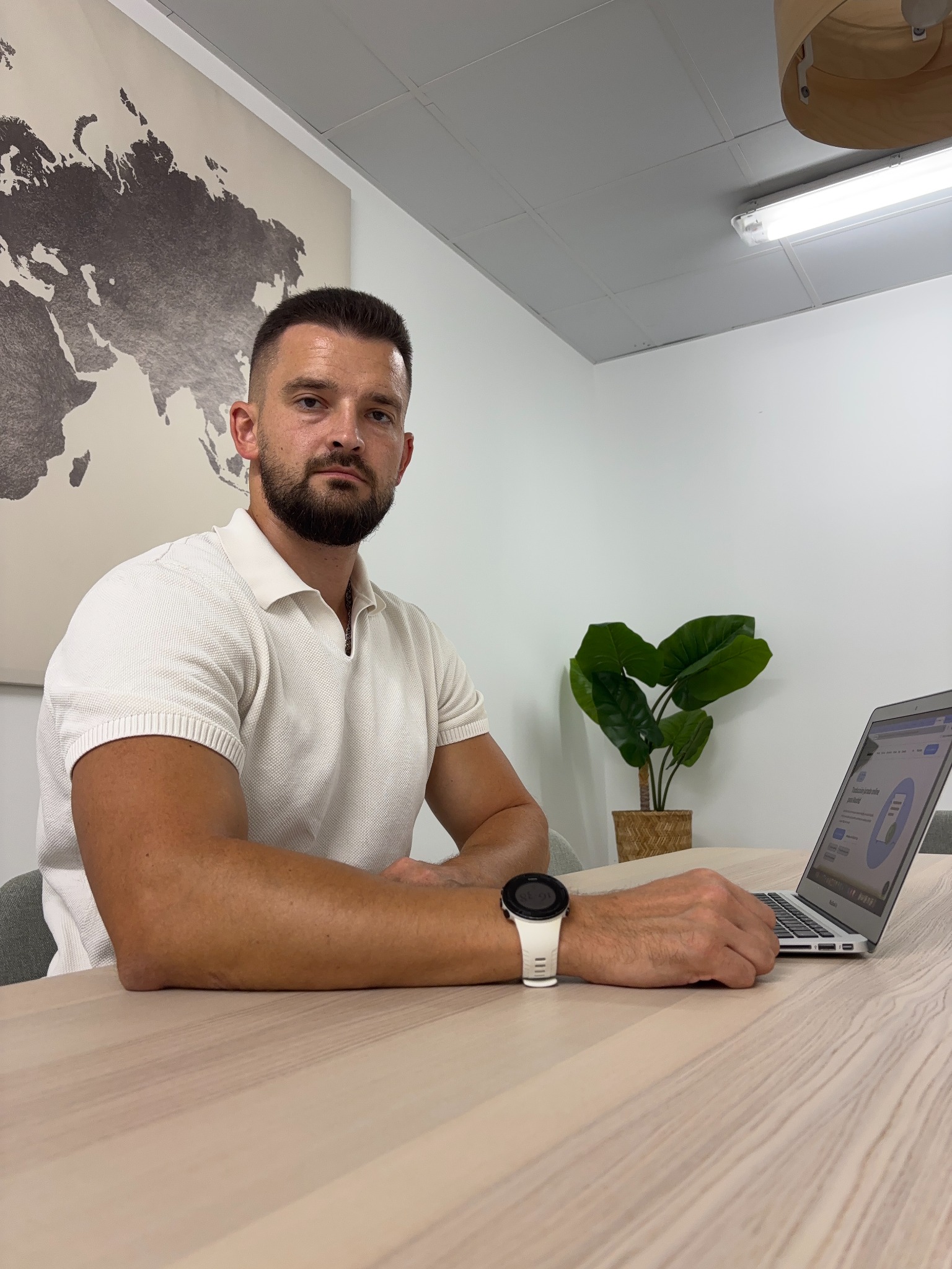 Alejandro, fundador de Sanderlink